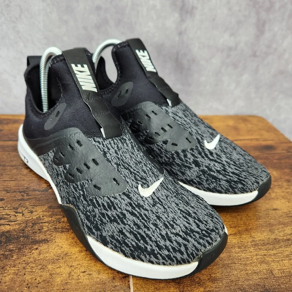 Nike Foundation Elite TR Running Shoes Womens‎ 8 Black Sneakers  AJ8154-001